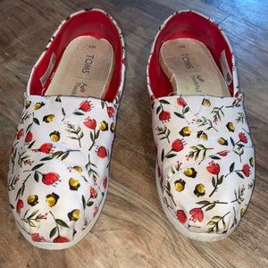 Toms Red Pink Floral Slip On
